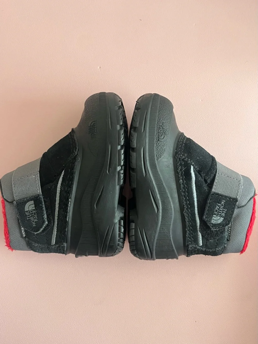 The North Face Toddler Black & Gray Winter Snow Boots with Red Faux-Fur Lining 6